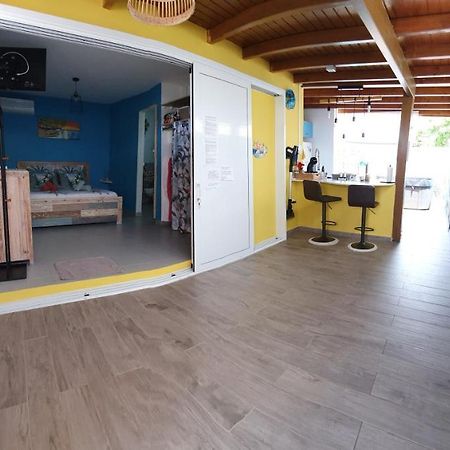 "Chez Claudia "Charmant Logement Avec Jacuzzi Privatif En Toute Intimite Sur Belle Terrasse Exterieure En Bois Et Piscine Courcelles Екстер'єр фото