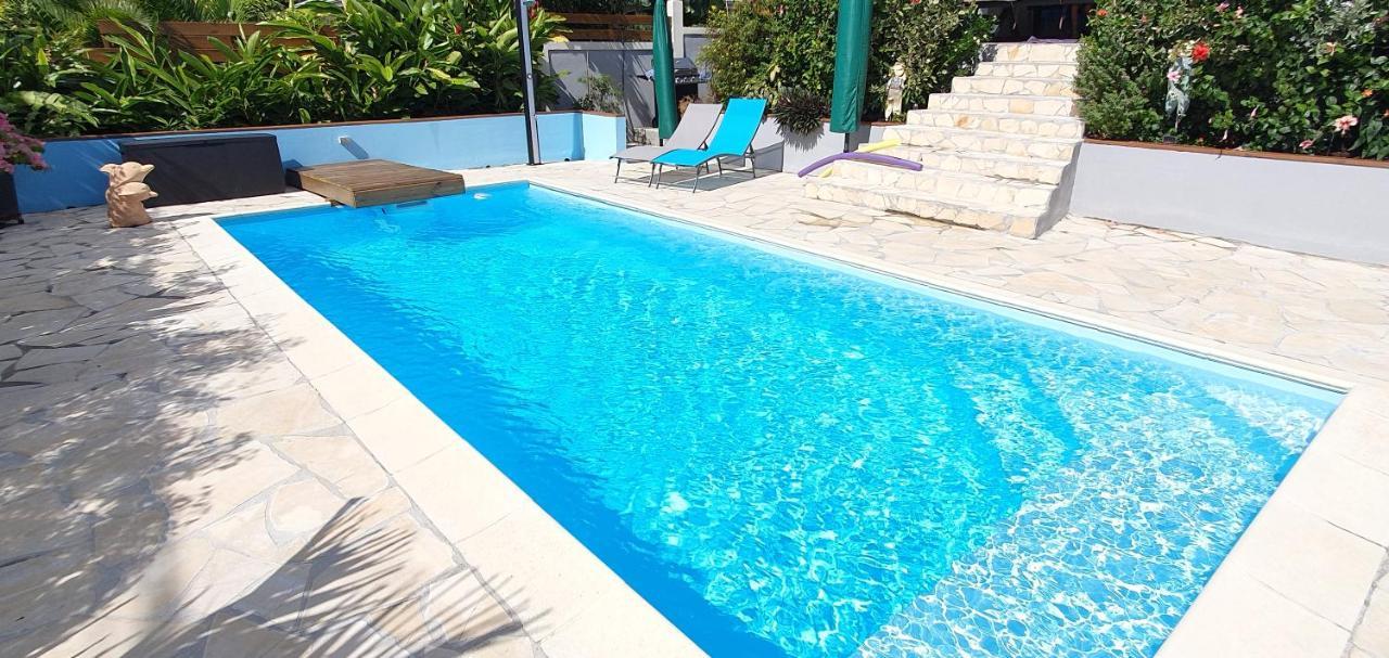 "Chez Claudia "Charmant Logement Avec Jacuzzi Privatif En Toute Intimite Sur Belle Terrasse Exterieure En Bois Et Piscine Courcelles Екстер'єр фото
