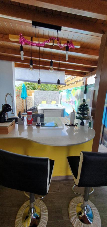 "Chez Claudia "Charmant Logement Avec Jacuzzi Privatif En Toute Intimite Sur Belle Terrasse Exterieure En Bois Et Piscine Courcelles Екстер'єр фото