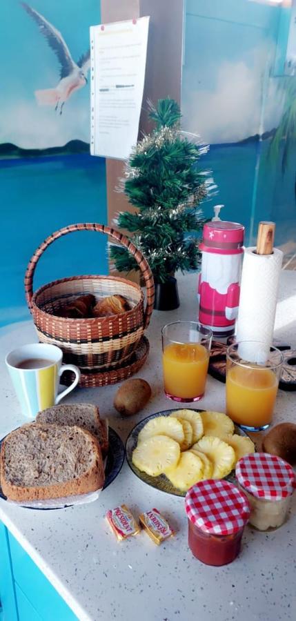 "Chez Claudia "Charmant Logement Avec Jacuzzi Privatif En Toute Intimite Sur Belle Terrasse Exterieure En Bois Et Piscine Courcelles Екстер'єр фото