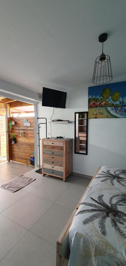 "Chez Claudia "Charmant Logement Avec Jacuzzi Privatif En Toute Intimite Sur Belle Terrasse Exterieure En Bois Et Piscine Courcelles Екстер'єр фото