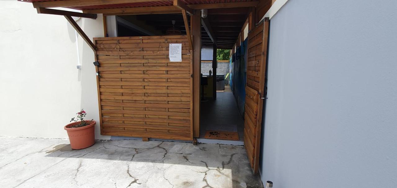 "Chez Claudia "Charmant Logement Avec Jacuzzi Privatif En Toute Intimite Sur Belle Terrasse Exterieure En Bois Et Piscine Courcelles Екстер'єр фото