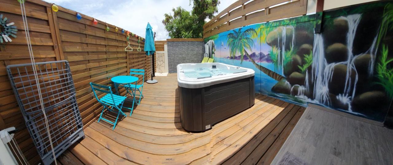 "Chez Claudia "Charmant Logement Avec Jacuzzi Privatif En Toute Intimite Sur Belle Terrasse Exterieure En Bois Et Piscine Courcelles Екстер'єр фото